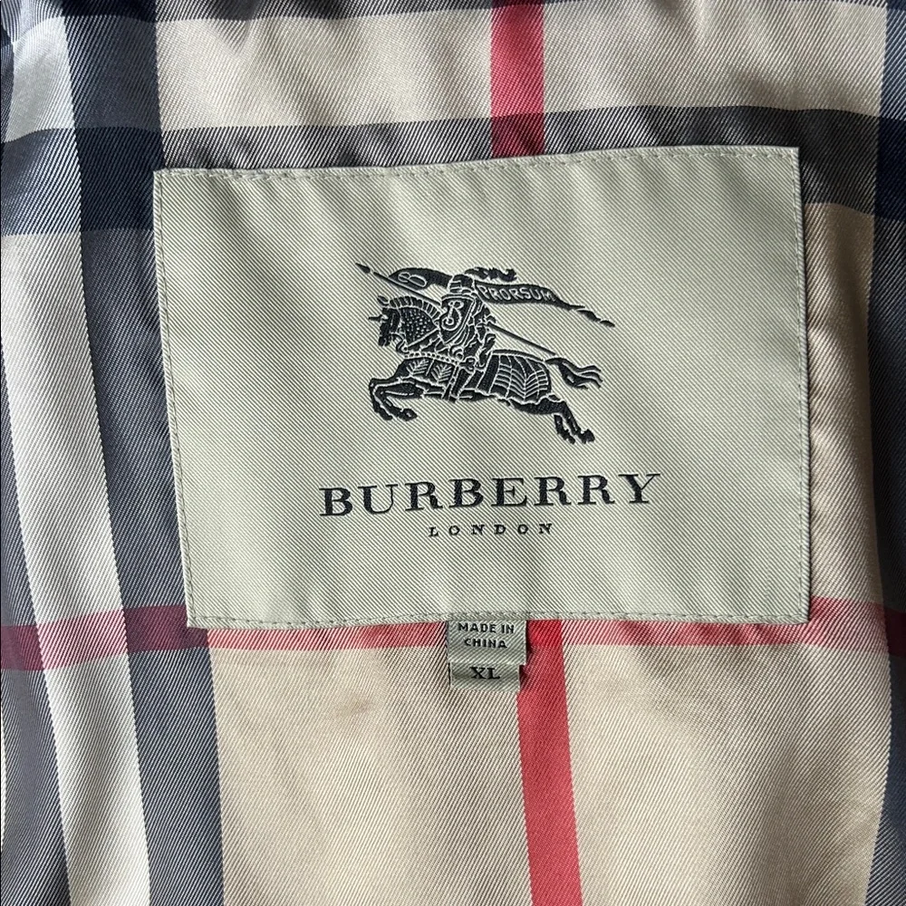 Burberry Down Jacket Size XL - Picture 13 of 13
